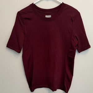 Athleta Women's Burgundy Short Sleeve Tee